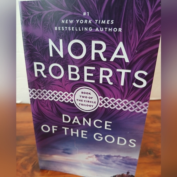 Nora Roberts Box Set The Circle Trilogy - Picture 4 of 7